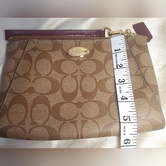 💖Coach Signature Morgan Clutch Wristlet Khaki/Sherry F65060, EUC - Picture 16 of 16
